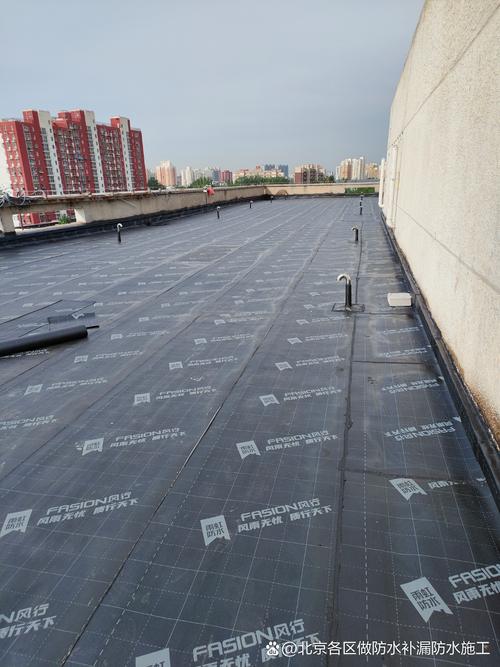 建筑防水卷材制造工艺与施工要点解析